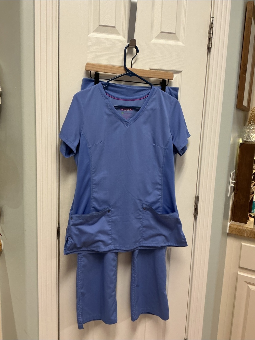 Purple Label Yoga by Healing Hands Womens M Blue Scrub Set V-Neck Style 2245